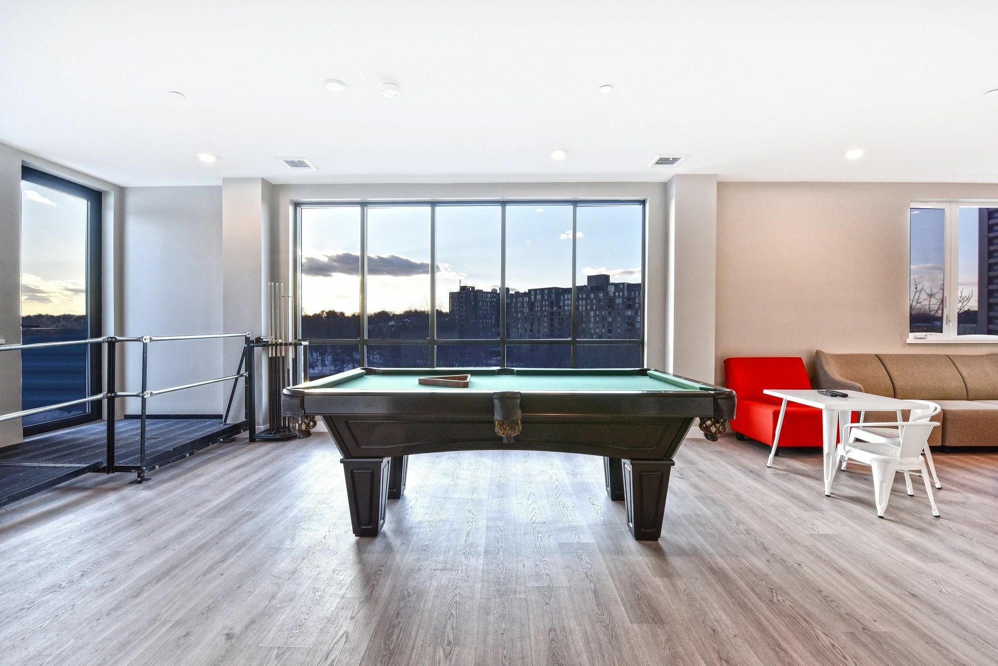Global Luxury Suites At Longwood Brookline Kültér fotó